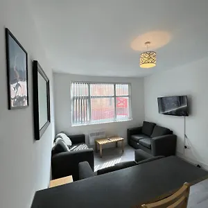 The Bake - 5 Bedroom Large Sleeps Up To 16 Person Apartment Newcastle upon Tyne